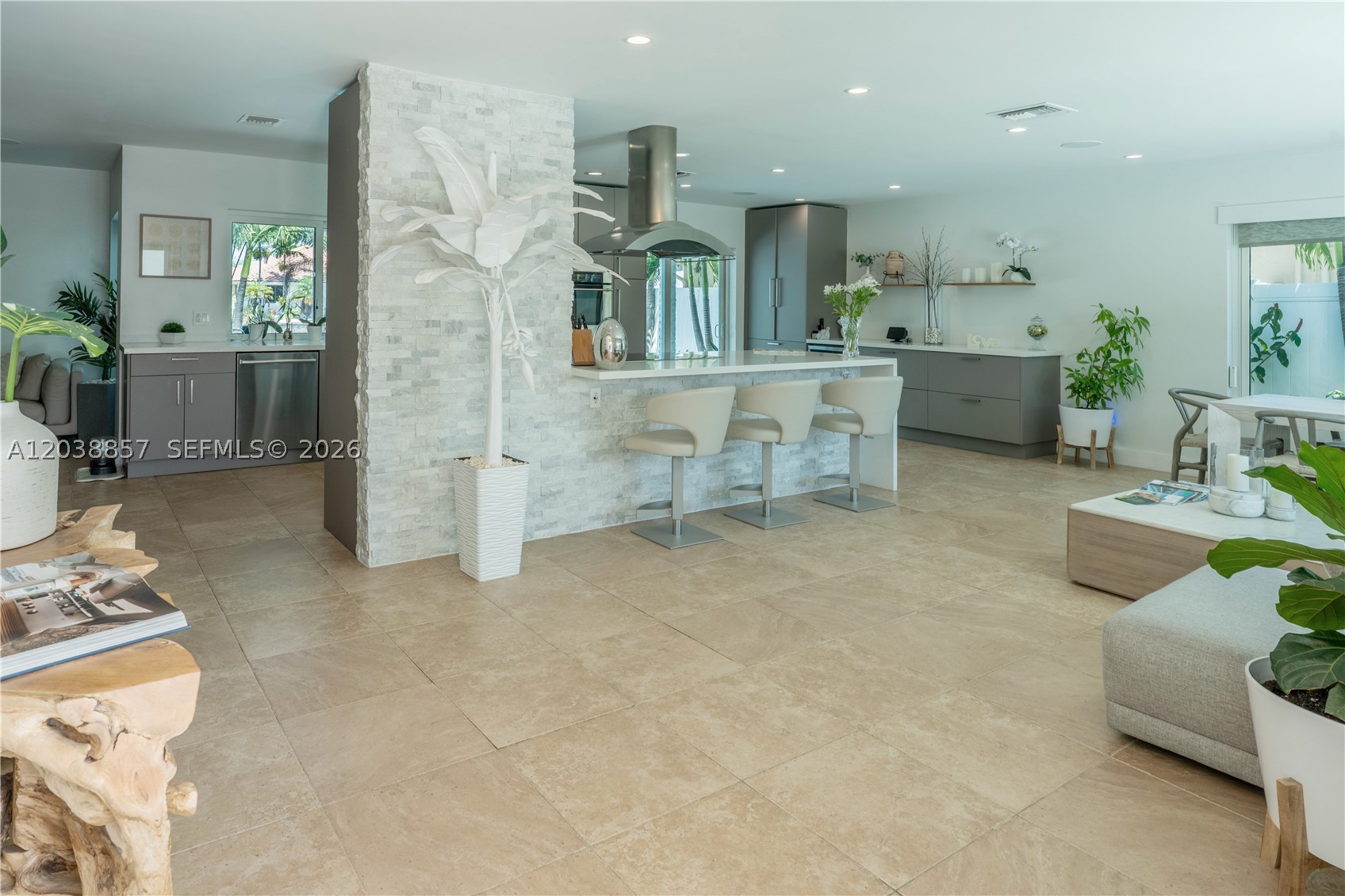 LAKE ESTATES - Residential