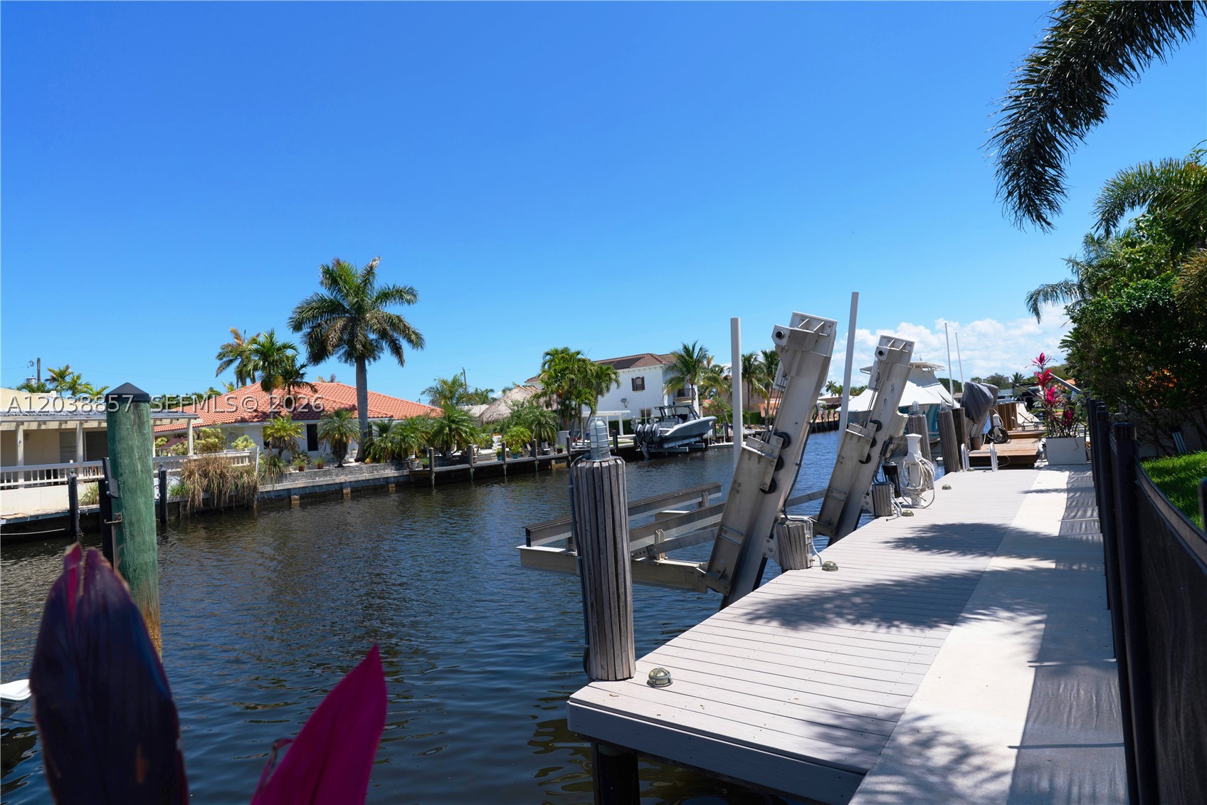 LAKE ESTATES - Residential