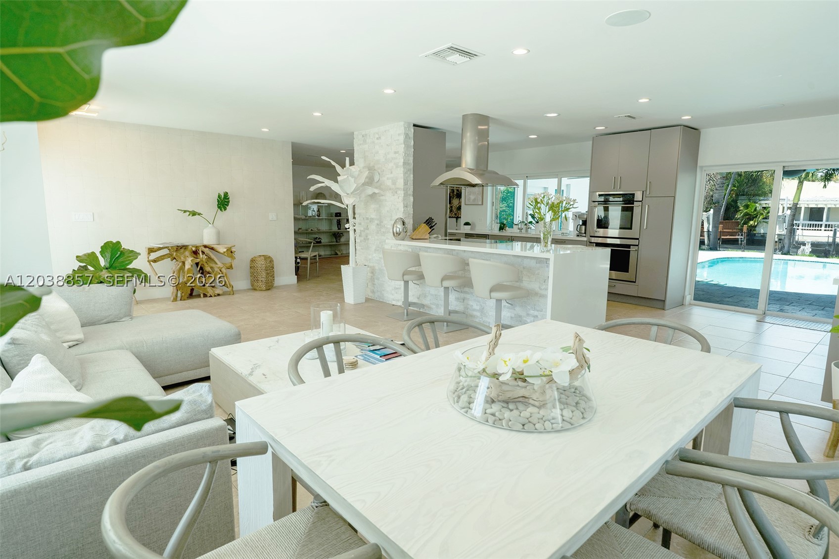 LAKE ESTATES - Residential