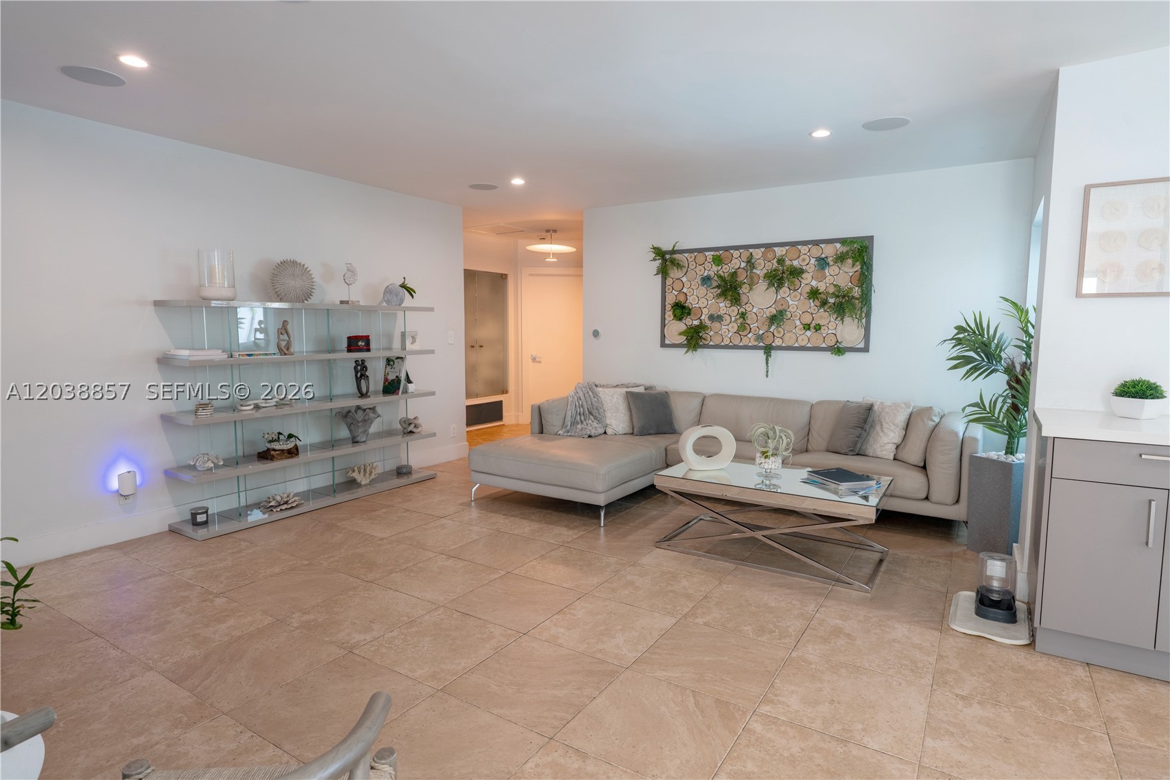 LAKE ESTATES - Residential