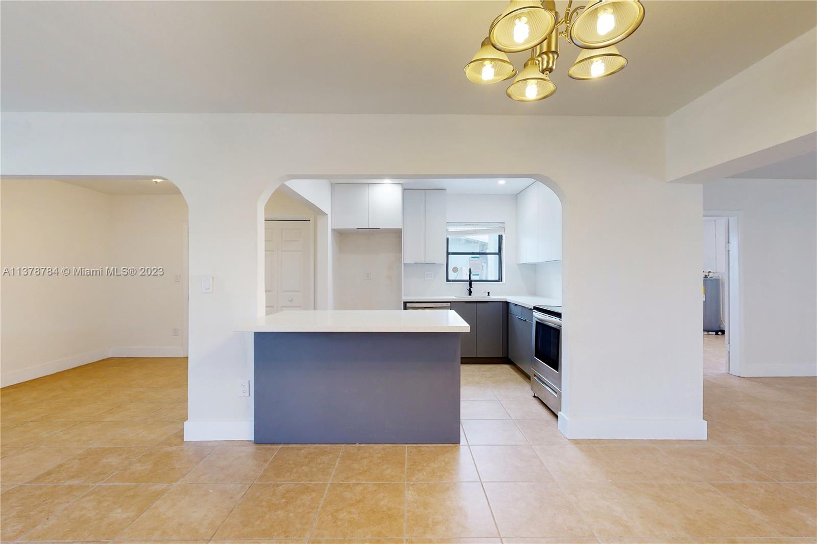 5TH ADDN TO RICHMOND HGTS - Residential