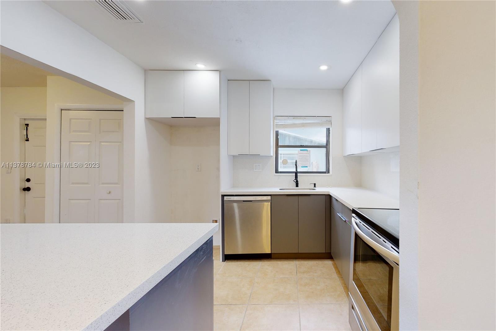 5TH ADDN TO RICHMOND HGTS - Residential
