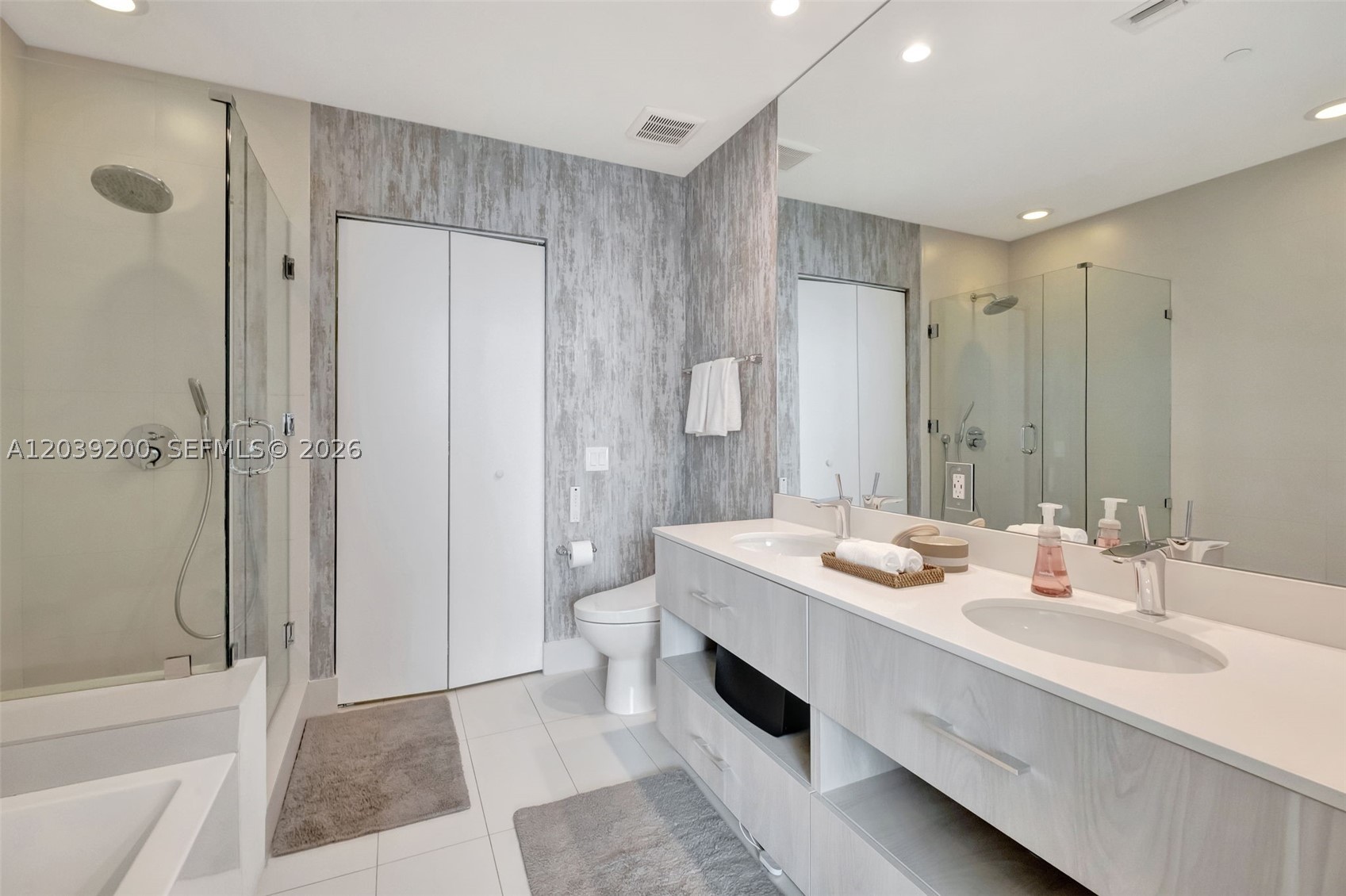 PARAISO BAYVIEWS CONDO - Residential Lease