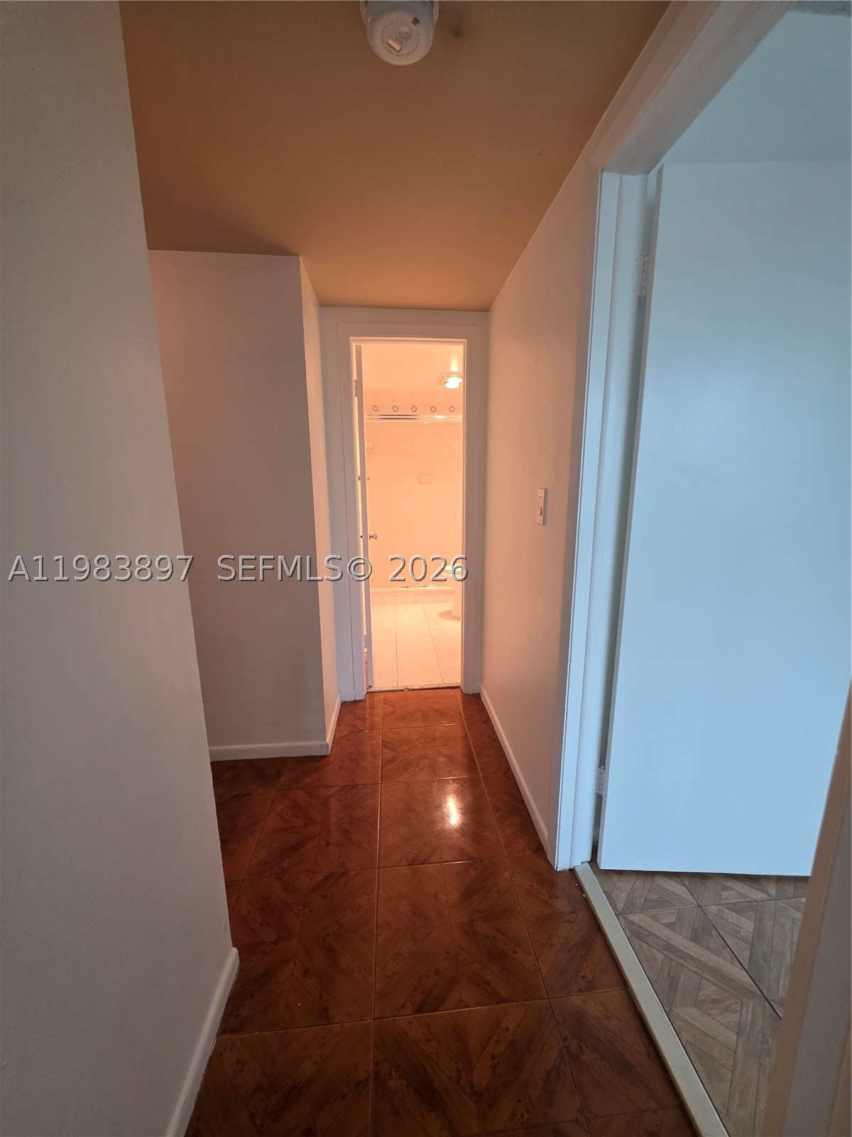 HILLCREST EAST NO 20 COND - Residential
