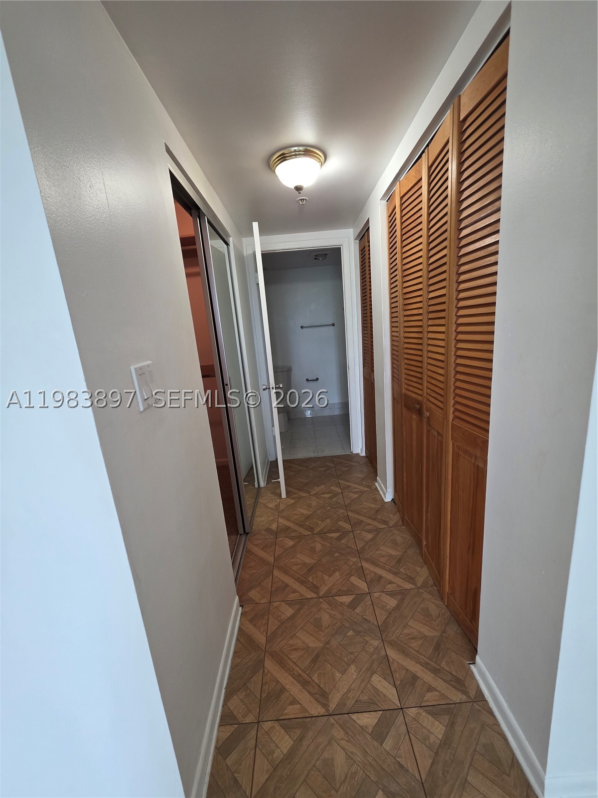HILLCREST EAST NO 20 COND - Residential