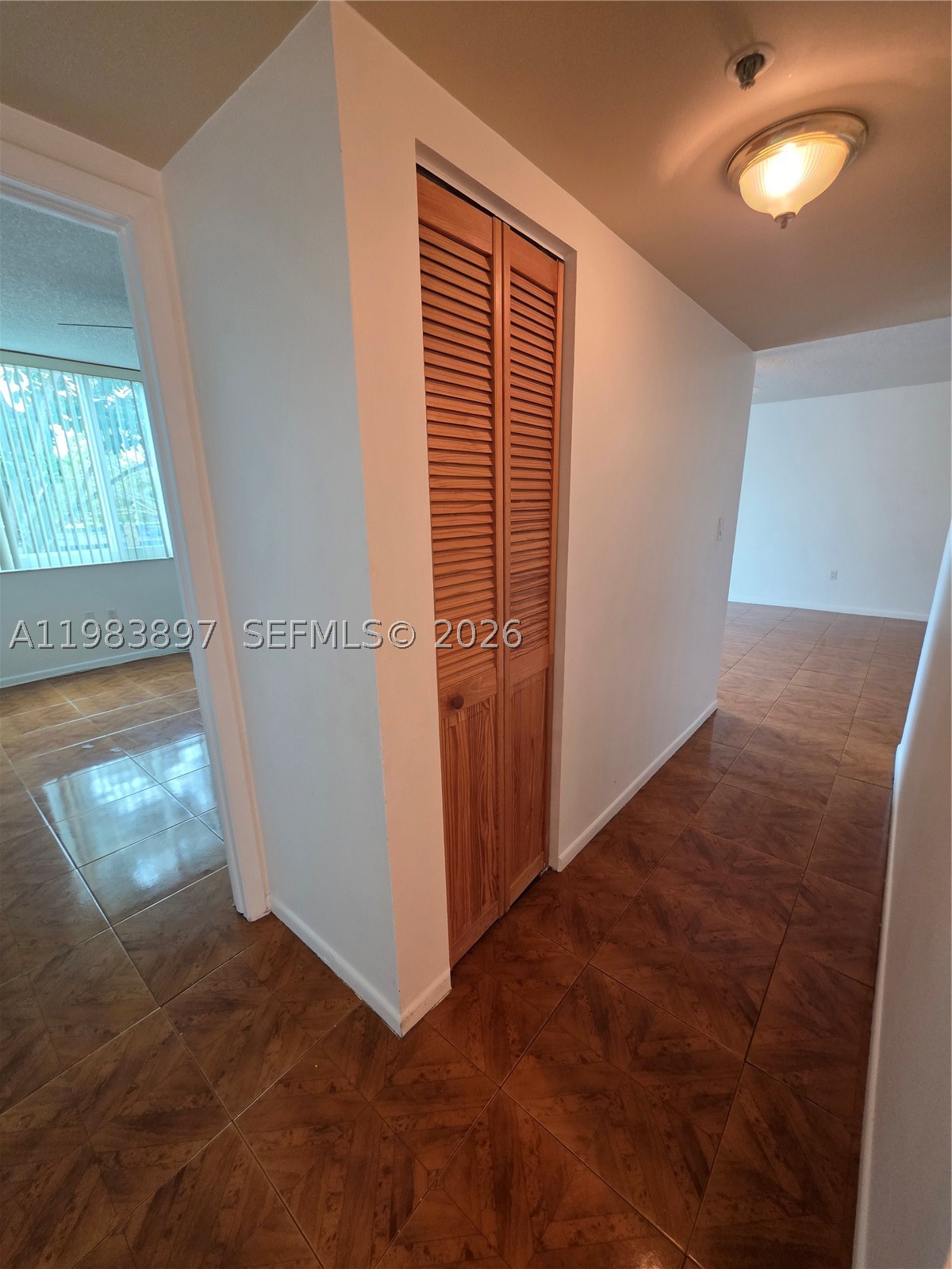 HILLCREST EAST NO 20 COND - Residential