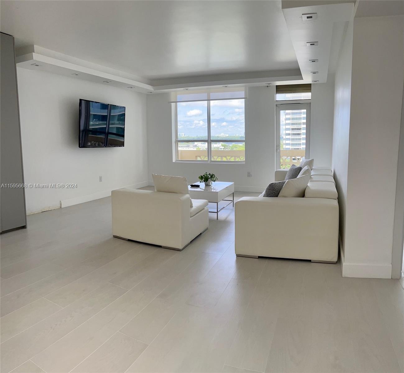 THE PLAZA OF BAL HARBOUR - Residential Lease