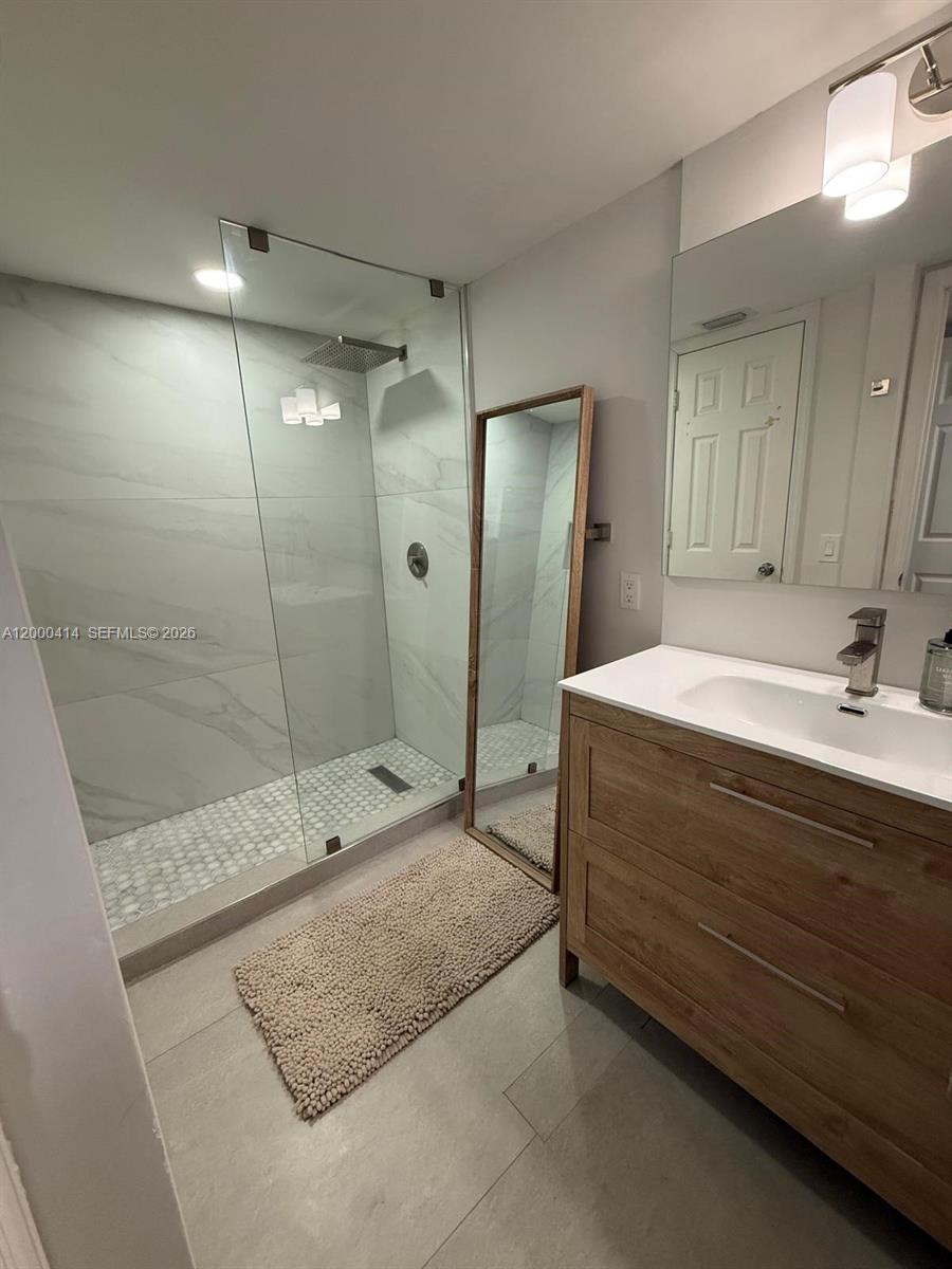 BISCAYNE POINT CONDO - Residential