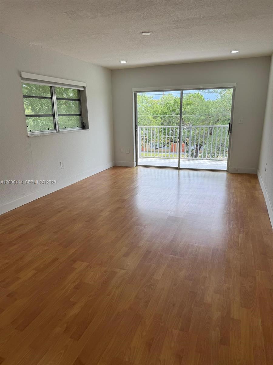 BISCAYNE POINT CONDO - Residential