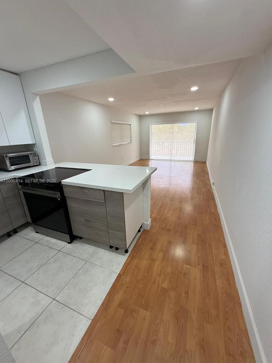 BISCAYNE POINT CONDO - Residential