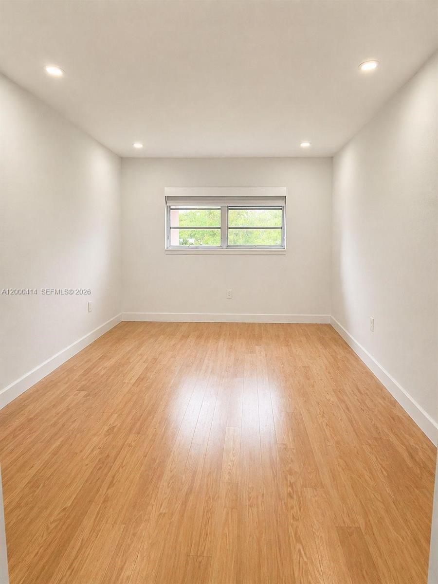 BISCAYNE POINT CONDO - Residential