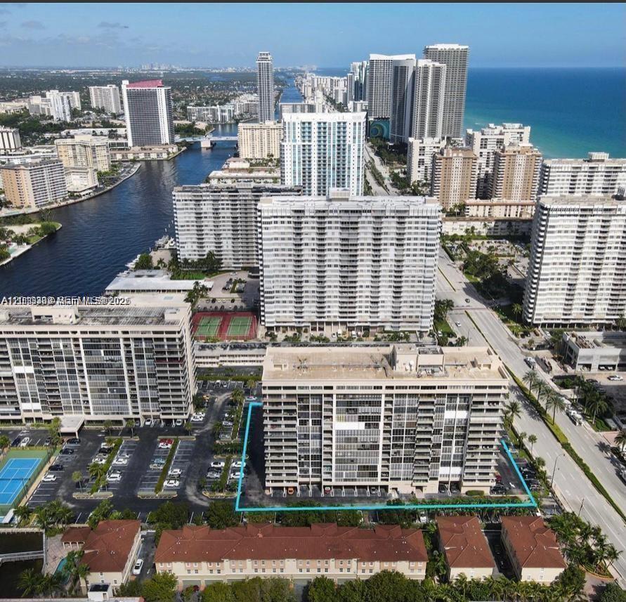 AVANT GARDE CONDO - Residential