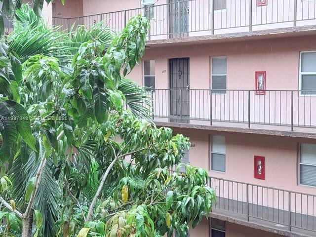 SOMERSET NO 4 CONDO - Residential