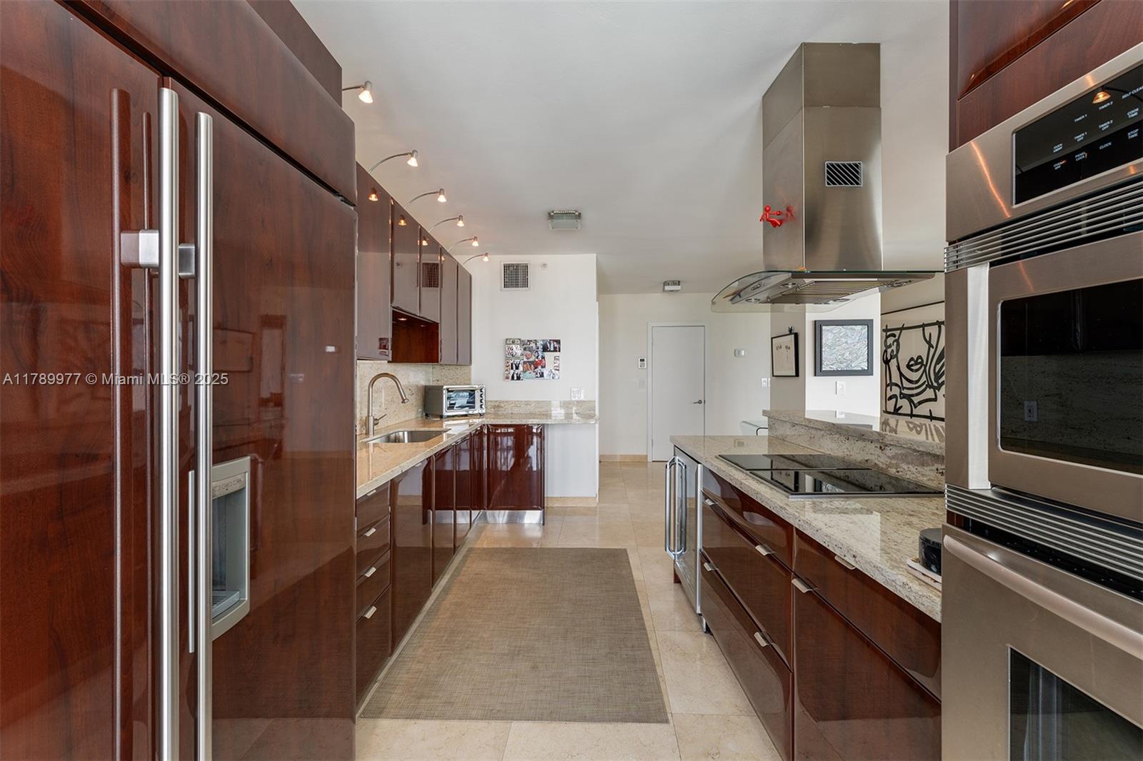 NINE ISLAND AVENUE CONDO - Residential