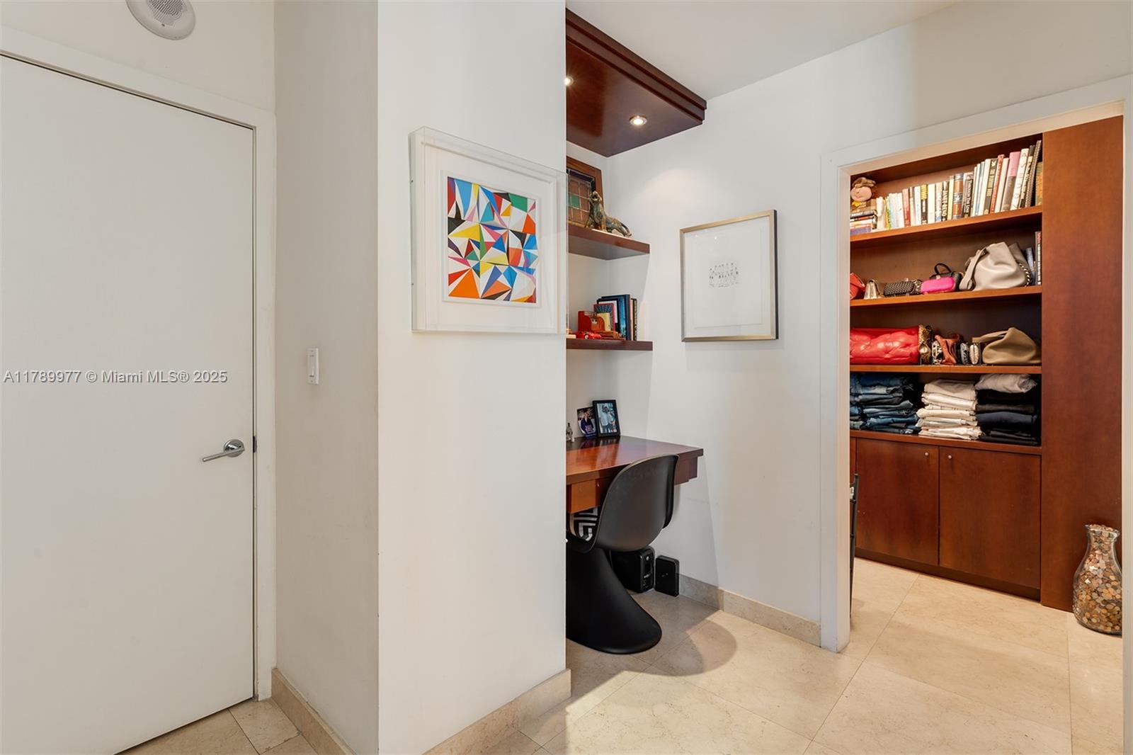 NINE ISLAND AVENUE CONDO - Residential