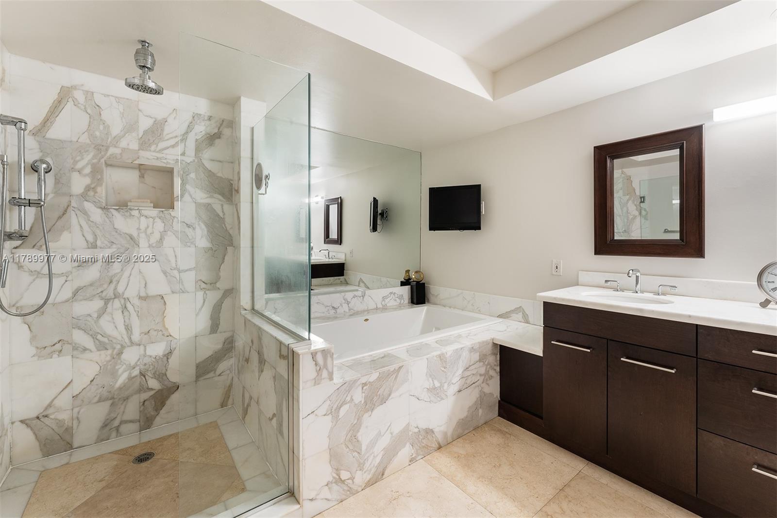 NINE ISLAND AVENUE CONDO - Residential