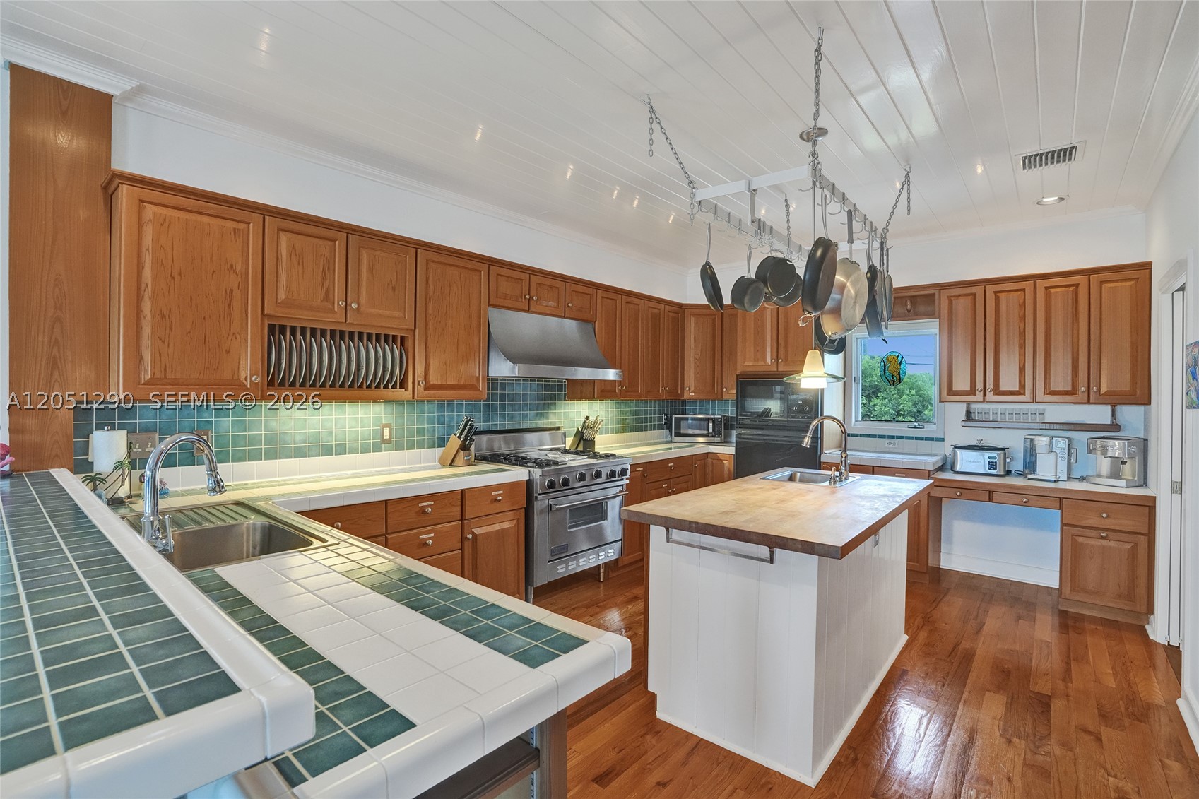 VENETIAN SHORES NO 2 - Residential