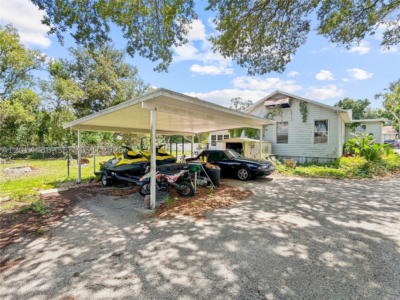 LEESBURG - Residential