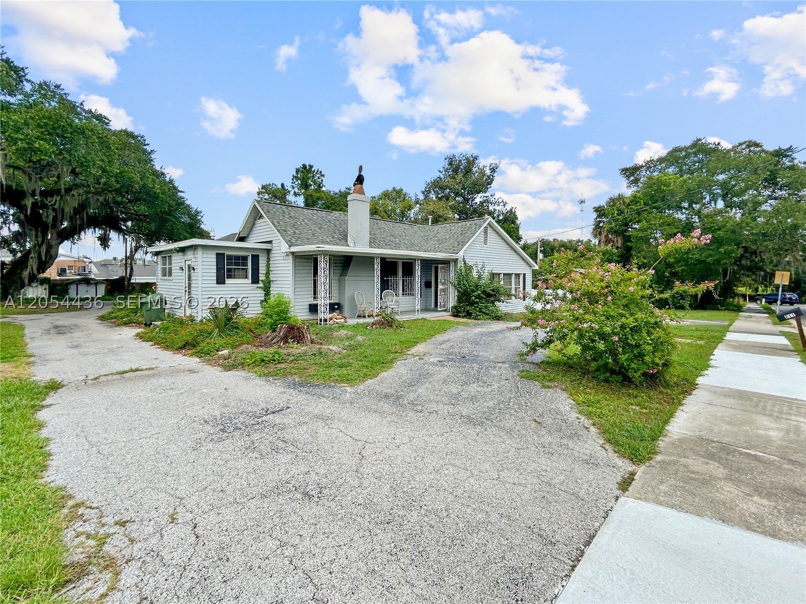 LEESBURG - Residential