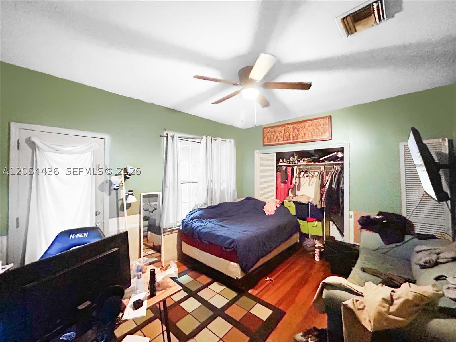 LEESBURG - Residential