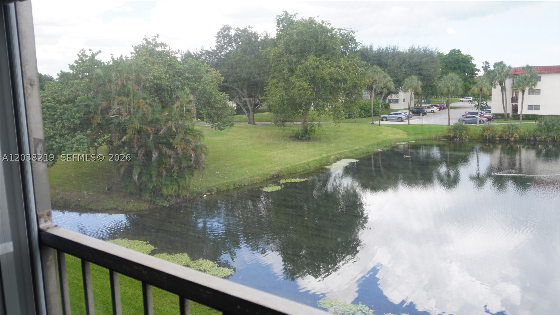 HOLLYBROOK GOLF AND - Residential