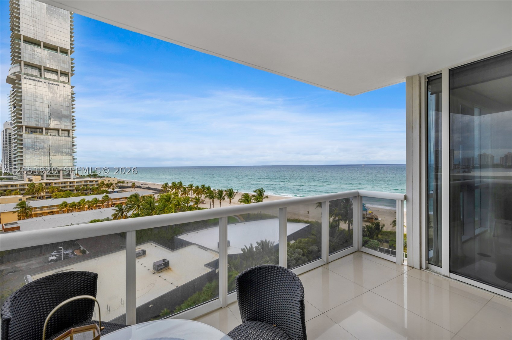 A fully furnished 2-bedroom apartment with a direct view of the ocean and the city. Equipped with all necessary appliances, including a new washer and dryer. The building, constructed in 2008, has recently undergone renovations, including an updated lobby. Located on the first coastline, right on one of the best beaches, offering full service with lounge chairs and umbrellas. Across the street, you’ll find a well-developed infrastructure, including banks, shops, cafes, and restaurants. One of the top-rated schools in the area is within walking distance.