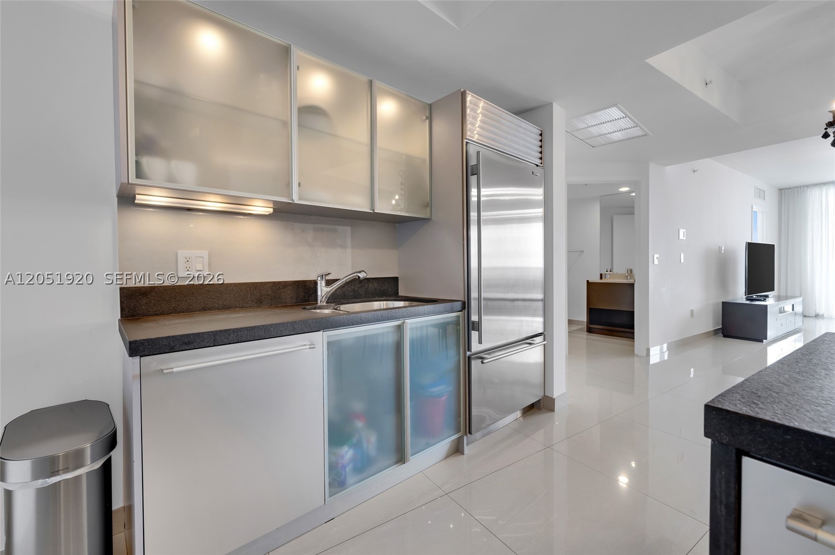 TRUMP ROYALE CONDO - Residential Lease