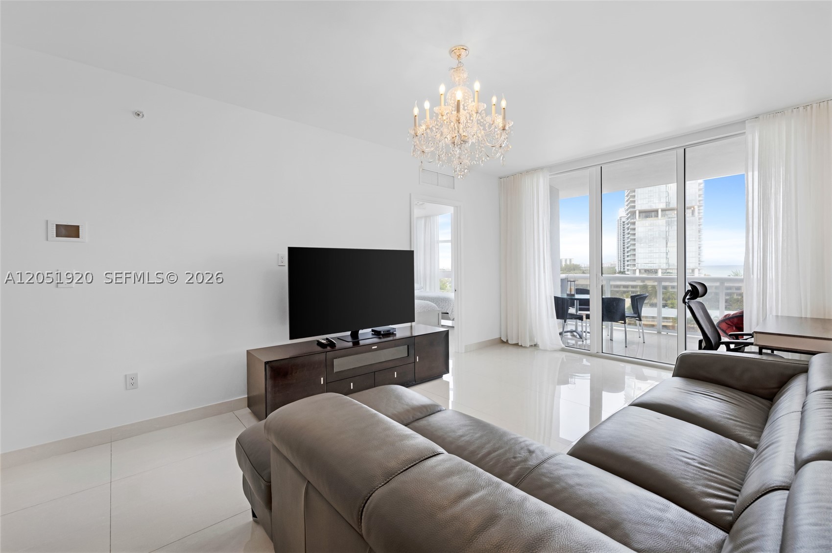 TRUMP ROYALE CONDO - Residential Lease