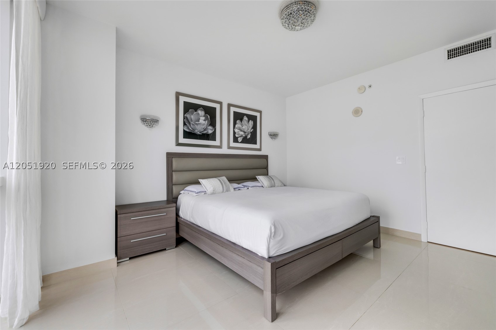 TRUMP ROYALE CONDO - Residential Lease