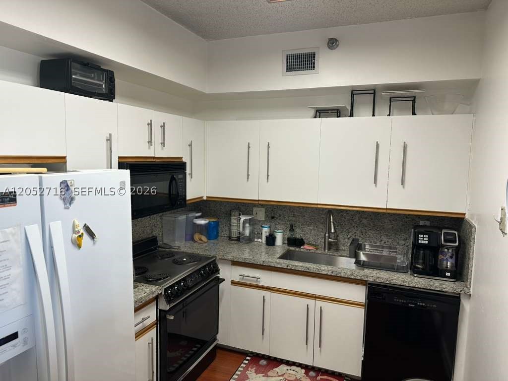 MYSTIC POINTE TOWER 600 C - Residential Lease