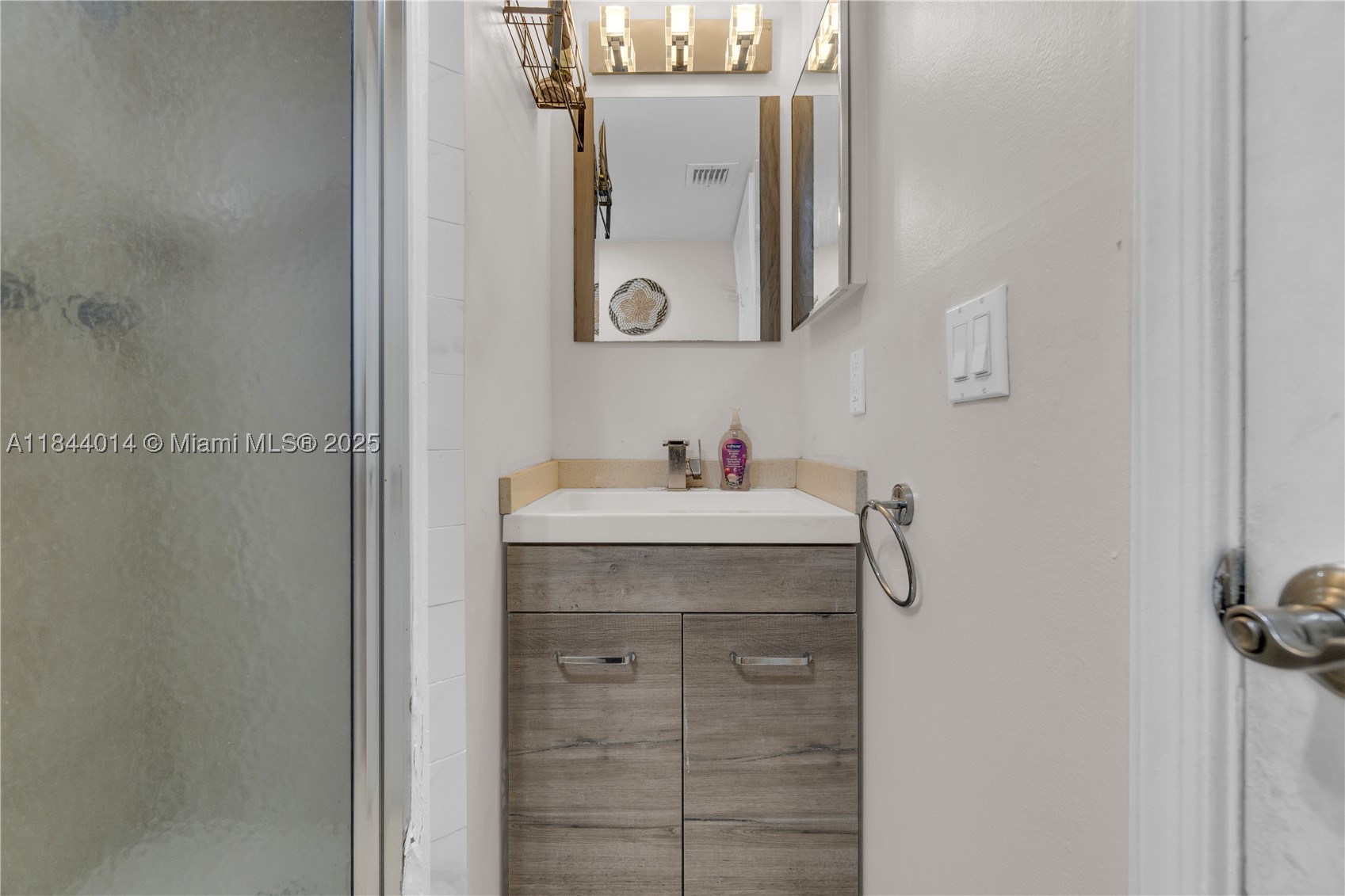 POINCIANA 1 OF PINE ISLAN - Residential