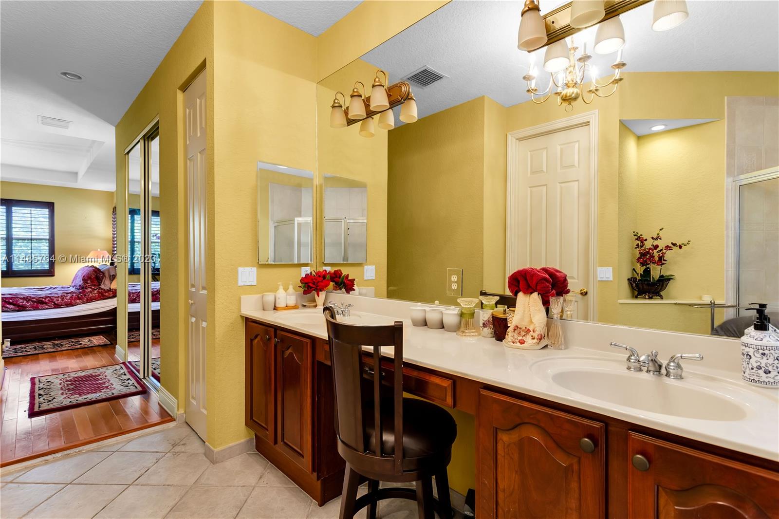 COUNTRY GLEN - Residential