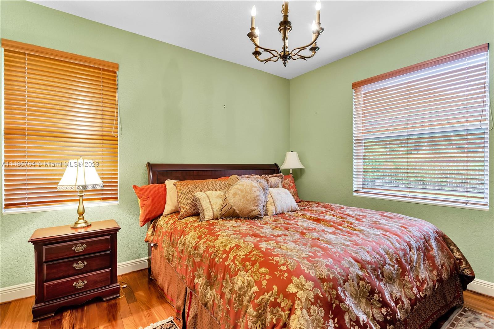 COUNTRY GLEN - Residential