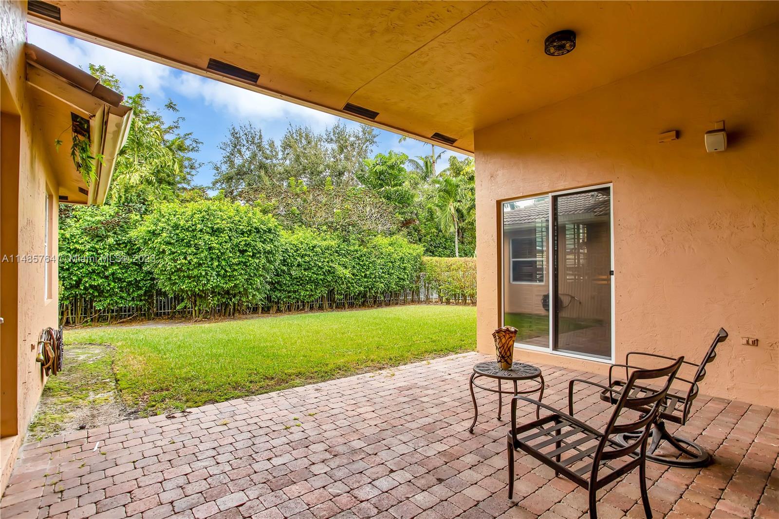 COUNTRY GLEN - Residential