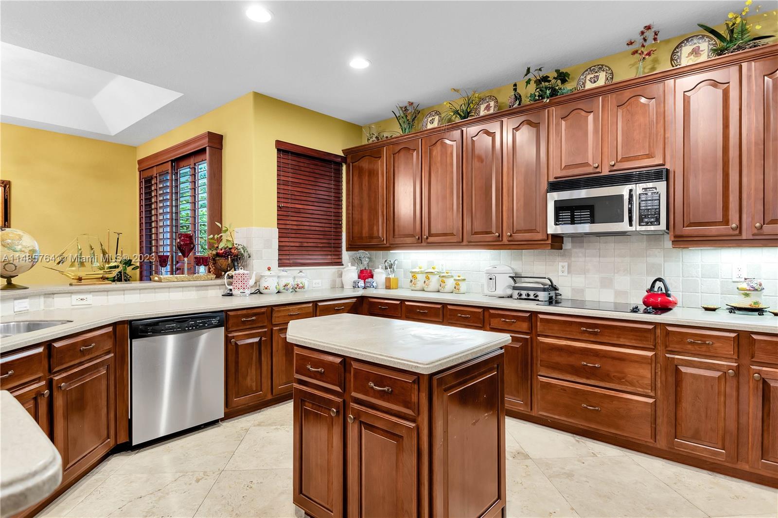 COUNTRY GLEN - Residential