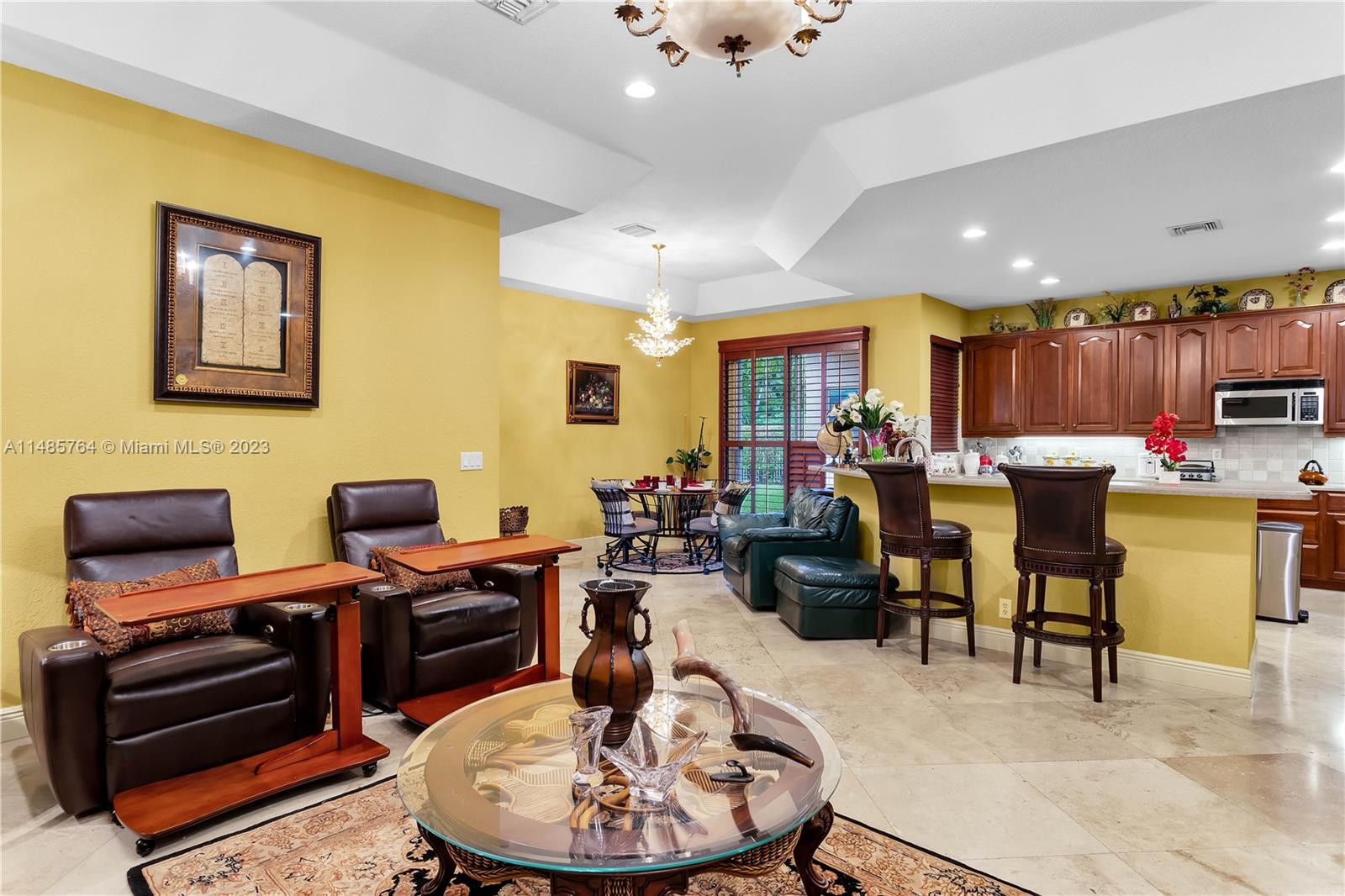 COUNTRY GLEN - Residential