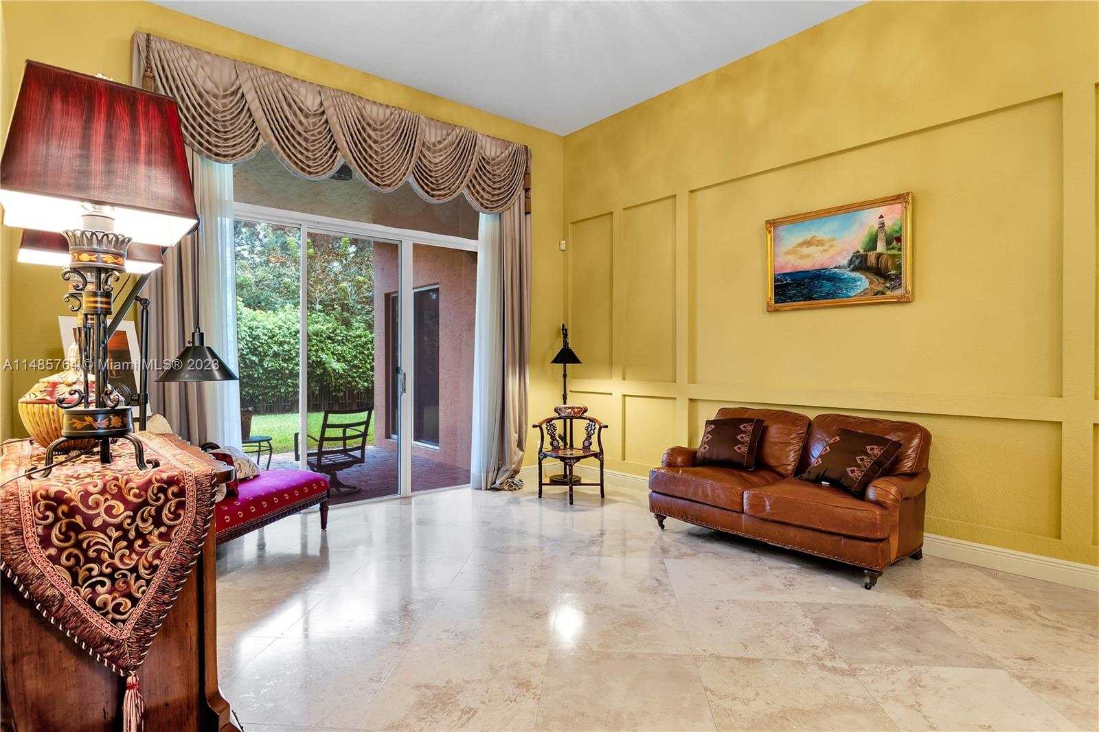 COUNTRY GLEN - Residential