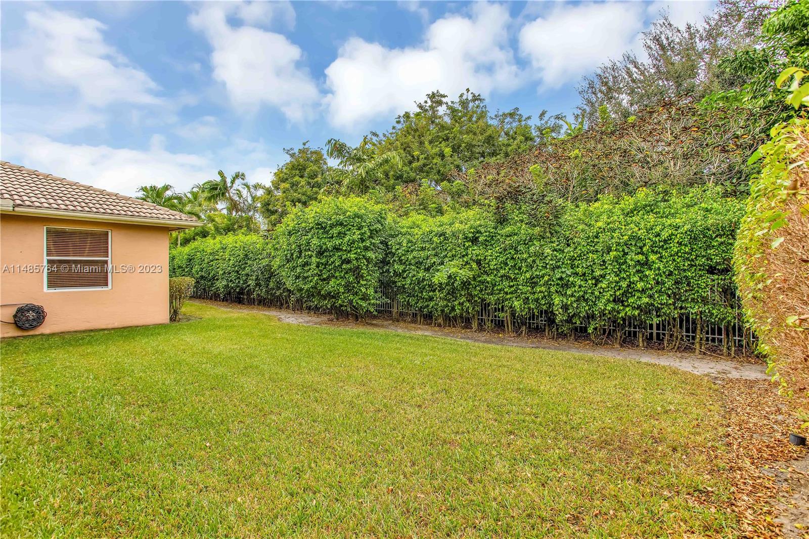 COUNTRY GLEN - Residential