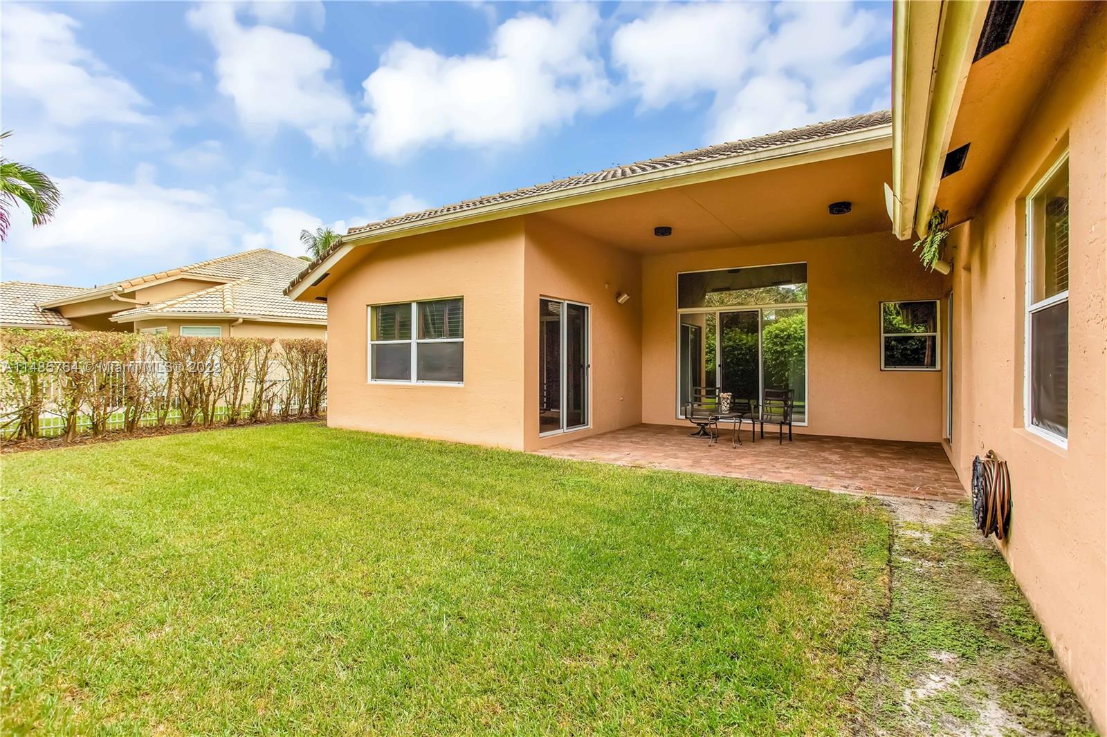 COUNTRY GLEN - Residential