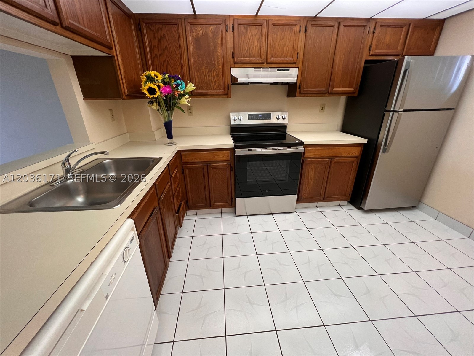 SHERWOOD SQUARE B CONDO - Residential