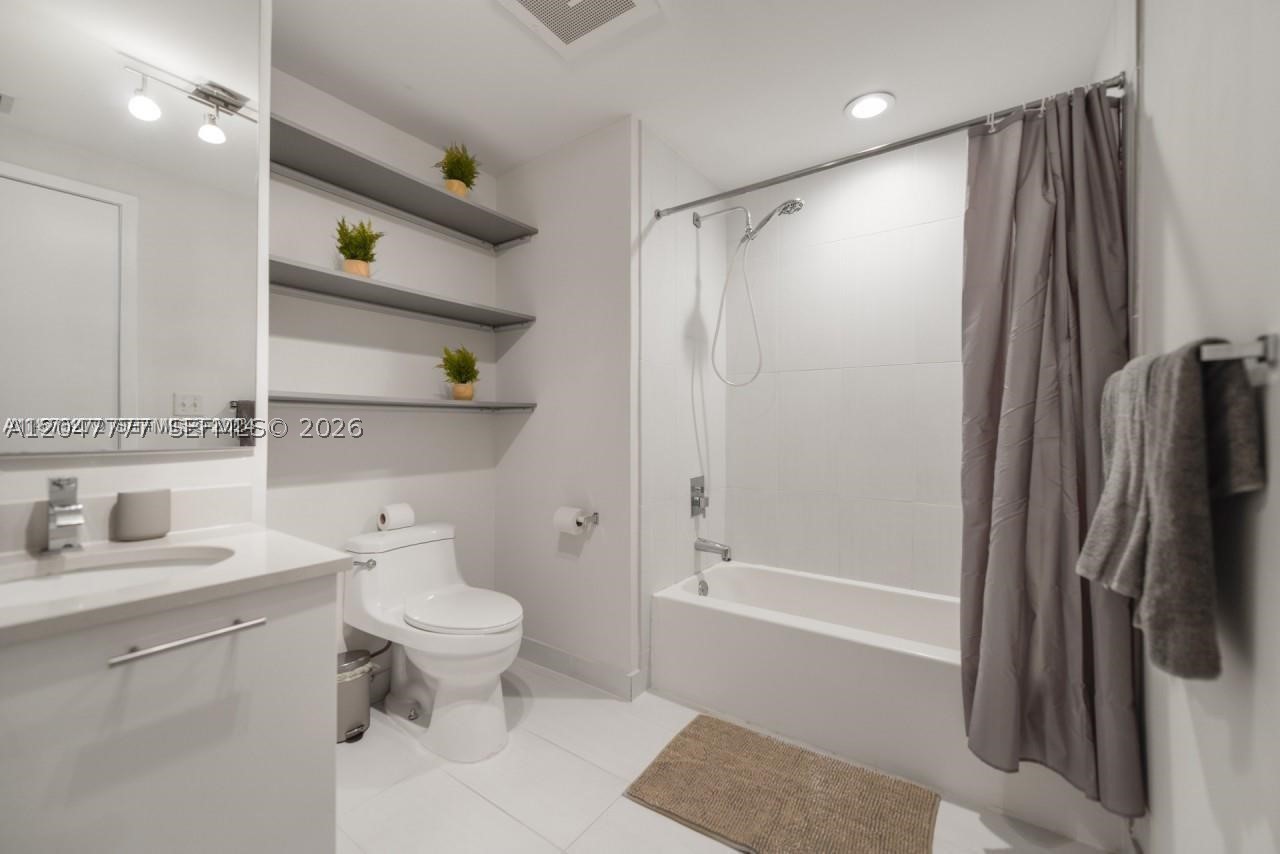 MIDBLOCK MIAMI CONDO - Residential