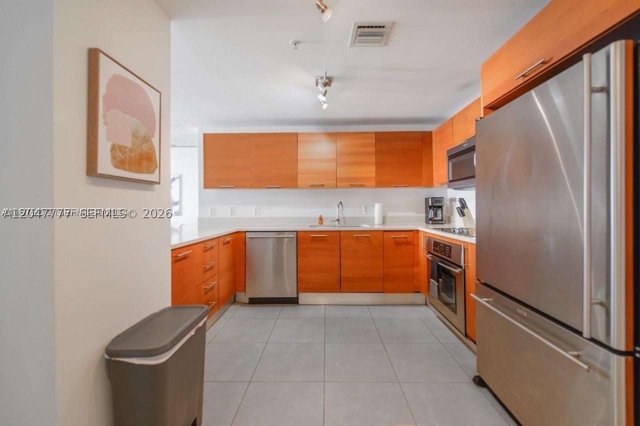 MIDBLOCK MIAMI CONDO - Residential