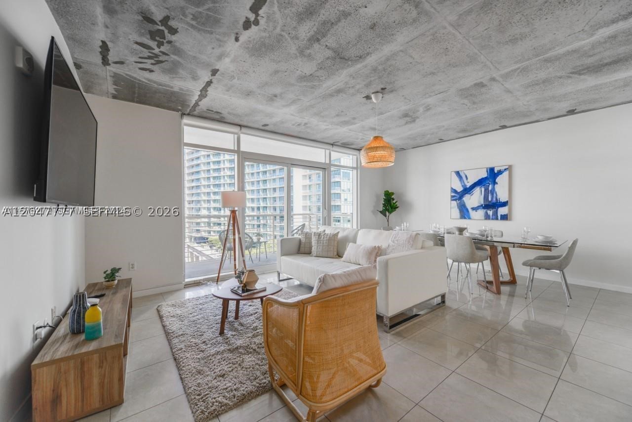 MIDBLOCK MIAMI CONDO - Residential