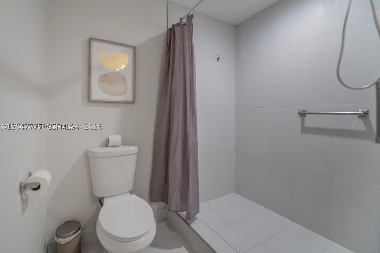 MIDBLOCK MIAMI CONDO - Residential