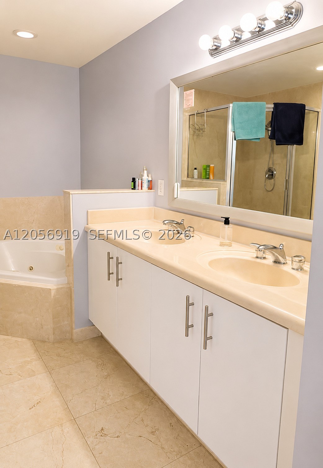 360 CONDO A - Residential