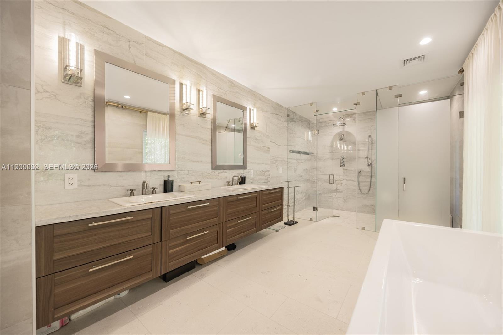 BAY HARBOR ISLAND - Residential