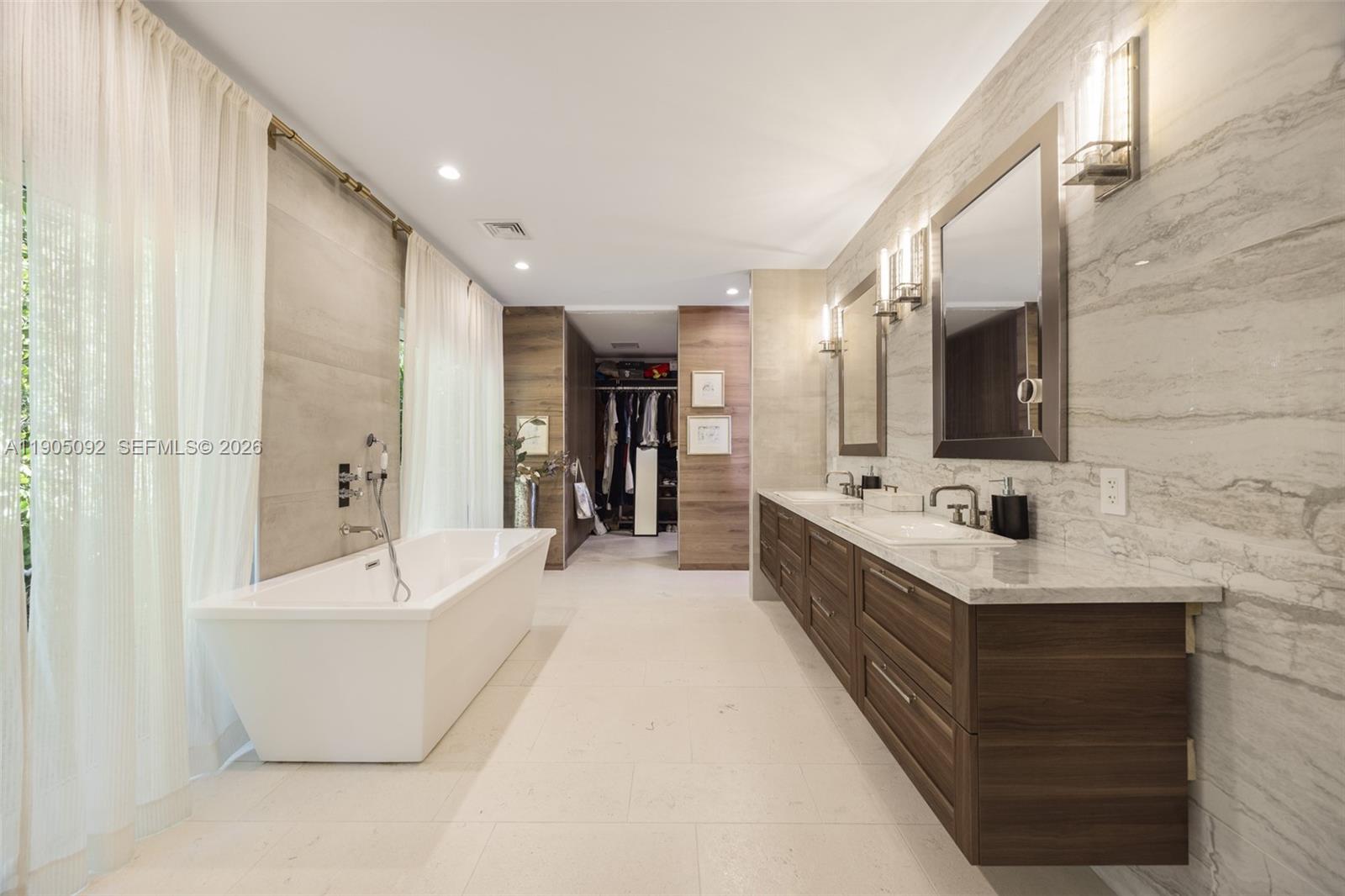 BAY HARBOR ISLAND - Residential