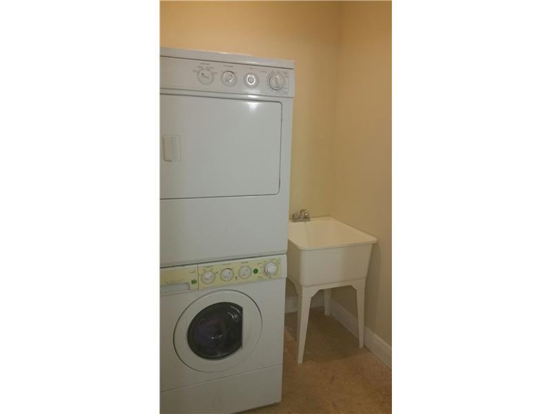 PENT CONDO - Residential Lease