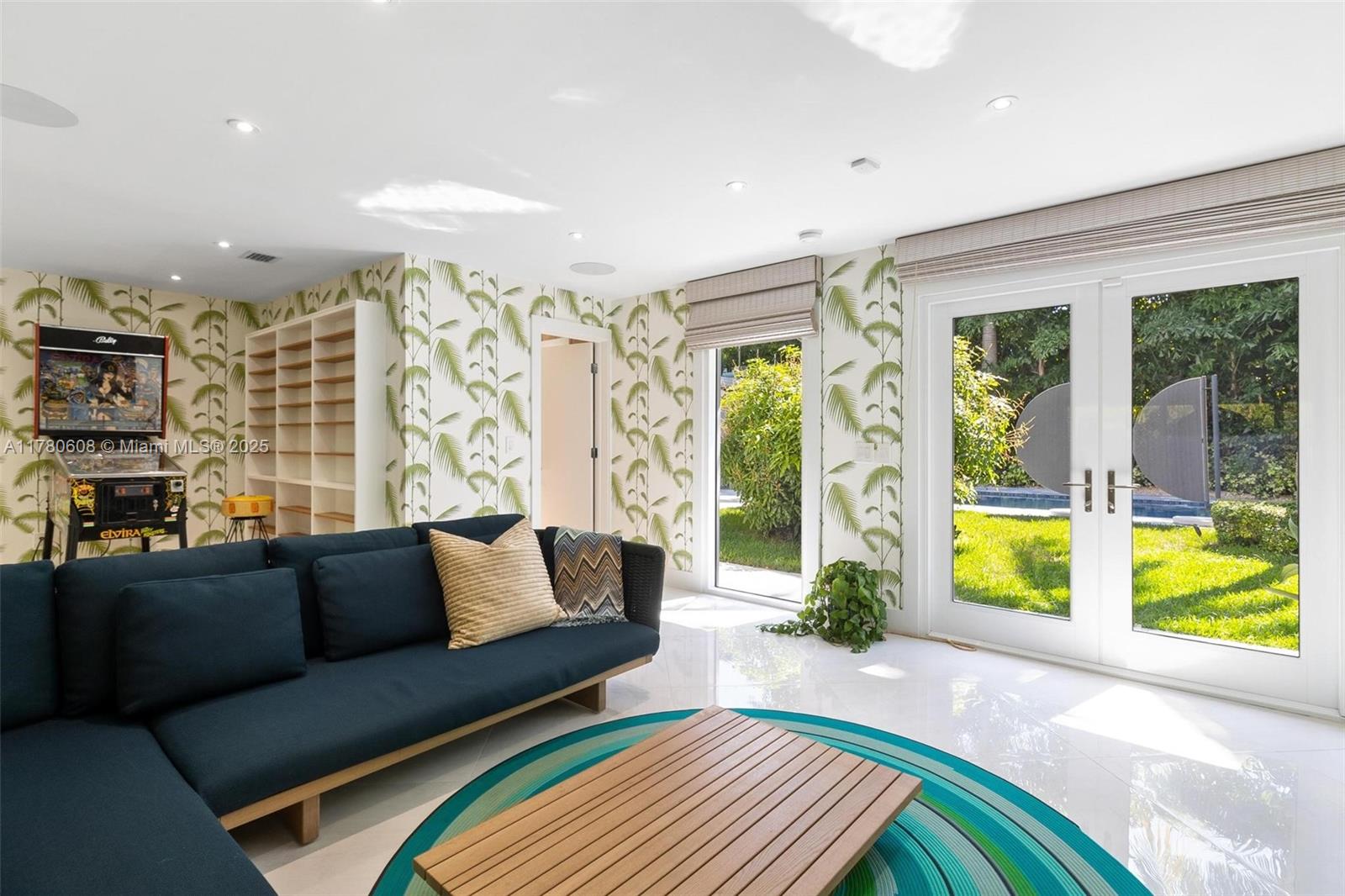 FLAMINGO TERRACE EXTENSIO - Residential