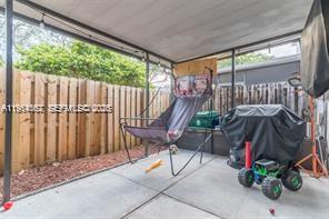 FLAMINGO GARDENS - Residential Lease